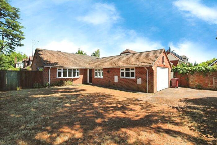 3 Bedroom Bungalow For Sale In Parkhouse Lane, Reading, RG30