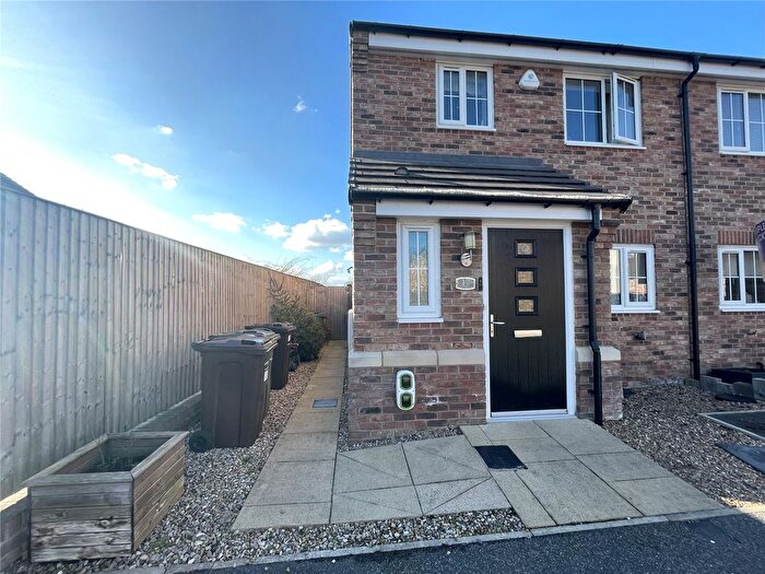 3 Bedroom Semi-Detached House For Sale In Oaklands Avenue, Crofton, Wakefield, West Yorkshire, WF4