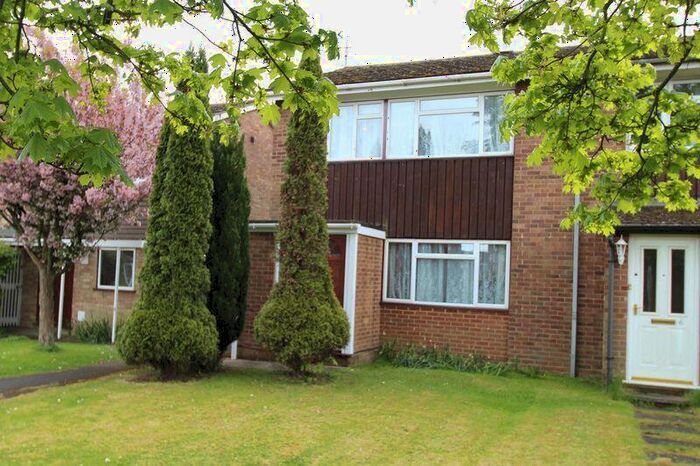 3 Bedroom End Of Terrace House To Rent In Pine Walk, Hazlemere, HP15