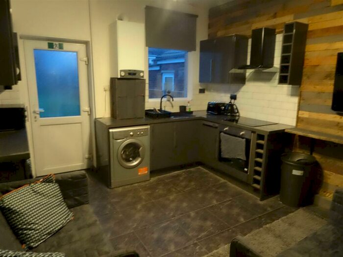 2 Bedroom House To Rent In Leopold Road, Coventry, CV1