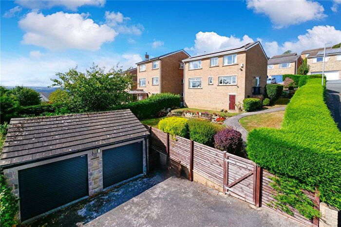 4 Bedroom Detached House For Sale In Leyfield, Baildon, Shipley, West Yorkshire, BD17