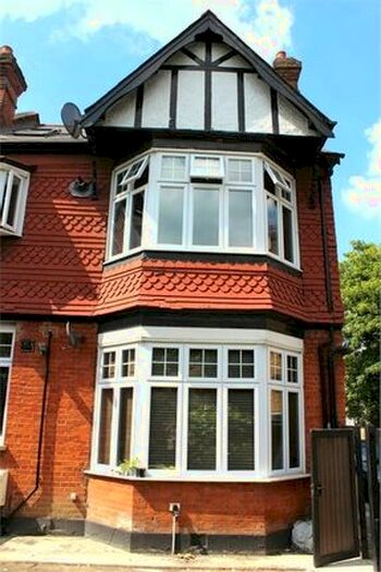 Studio To Rent In Thrale Road, Furzedown, SW16