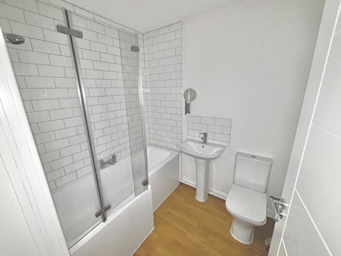 1 Bedroom Flat To Rent In High Street, Neston, CH64