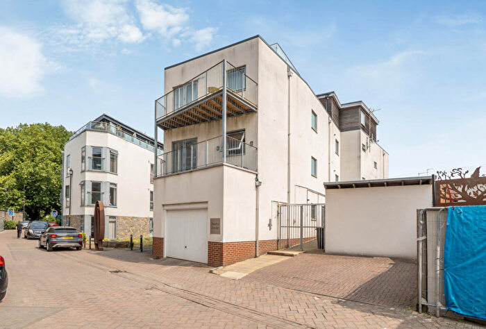 1 Bedroom Apartment For Sale In Barton Road, Bristol, BS2
