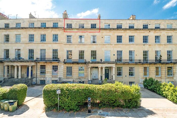 2 Bedroom Apartment For Sale In Lansdown Crescent, Cheltenham, GL50