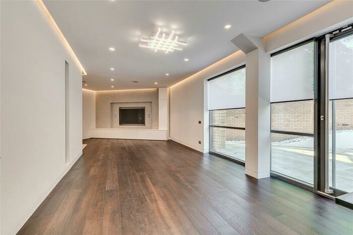 4 Bedroom Apartment To Rent In Kingsford Street, Lower Belsize Park, NW5