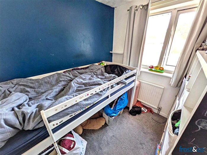 3 Bedroom Terraced House For Sale In Redhoave Road, Canford Heath, Poole, Dorset, BH17 - Photo 8