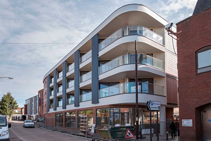2 Bedroom Flat For Sale In Drovers Way, St. Albans, AL3