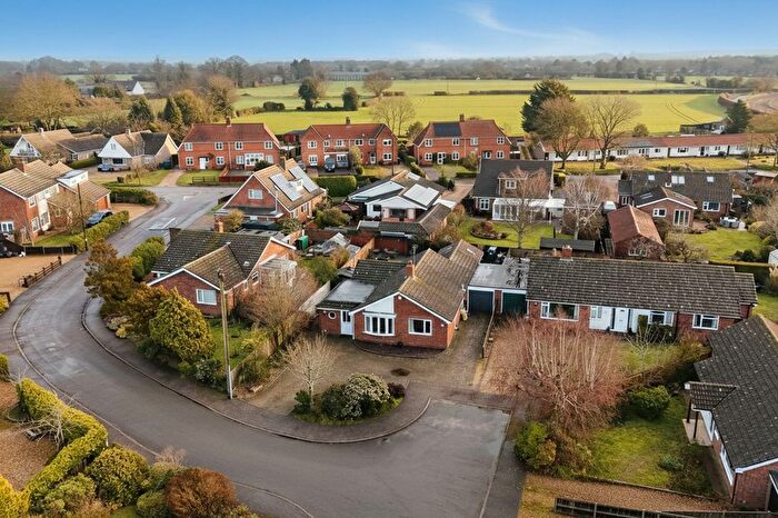 4 Bedroom Detached Bungalow For Sale In Gilbert Close, Alpington, Norwich, NR14