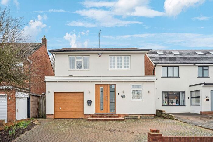 4 Bedroom Detached House For Sale In Albury Drive, Pinner, HA5