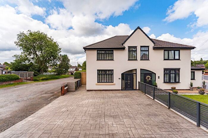 3 Bedroom Semi-detached House For Sale In Manchester Road, Tyldesley, Manchester, M29
