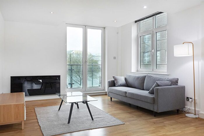 2 Bedroom Flat To Rent In Albert Embankment, Vauxhall, London, SE1