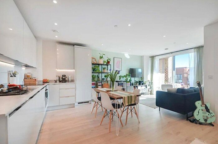 1 Bedroom Flat For Sale In Lismore Boulevard, Colindale Gardens, Colindale, NW9