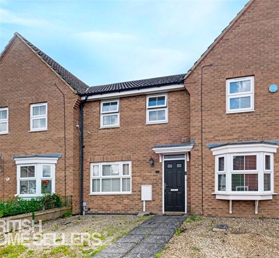 3 Bedroom Terraced House For Sale In Sunningdale Drive, Rushden, Northamptonshire, NN10