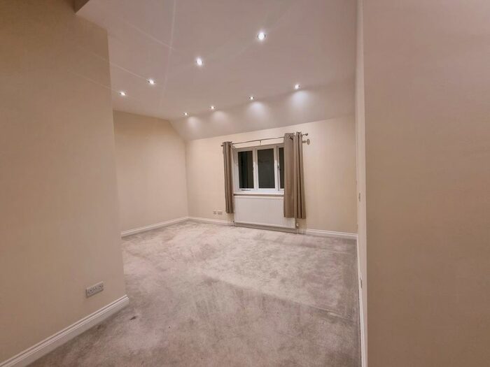 2 Bedroom Flat To Rent In London Road, Oadby, LE2