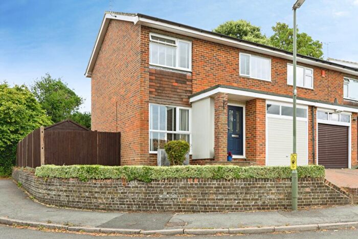 3 Bedroom House For Sale In Castle Close, Bletchingley, Redhill, Surrey, RH1