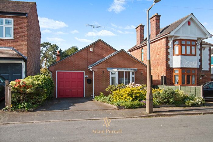 2 Bedroom Detached Bungalow For Sale In Eastwoods Road, Hinckley, LE10