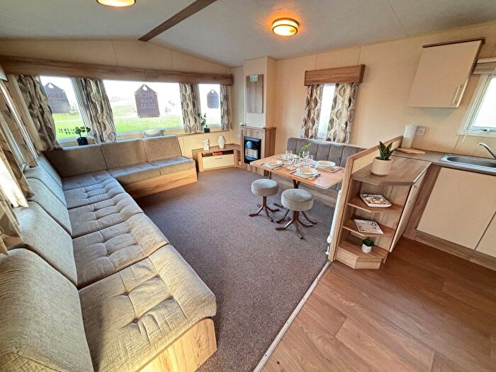 2 Bedroom Park Home For Sale In Crantock, Newquay, TR8