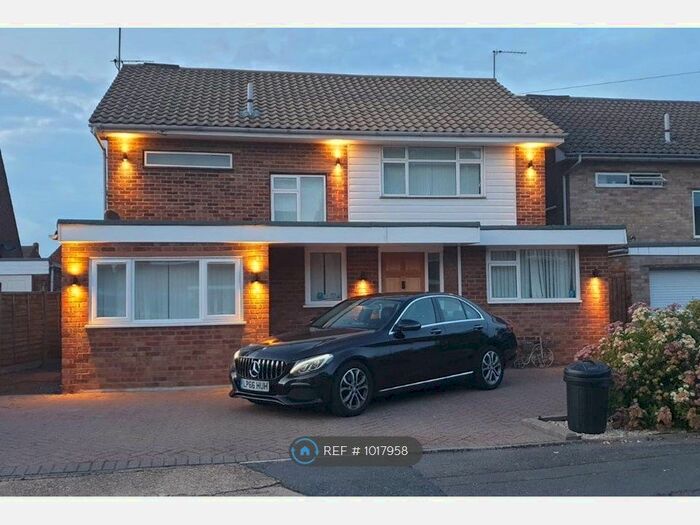 5 Bedroom Detached House To Rent In Boniface Road, Ickenham, Uxbridge, UB10