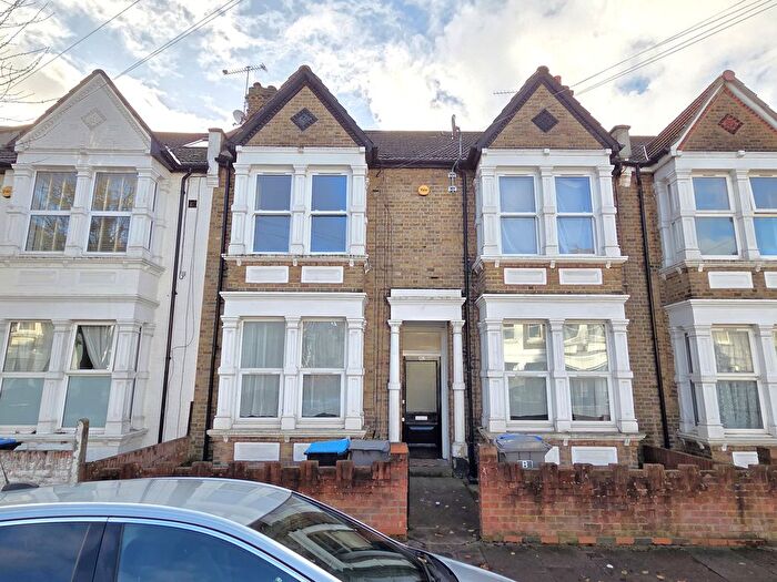 2 Bedroom Flat To Rent In Minet Avenue, Harlesden, London, NW10