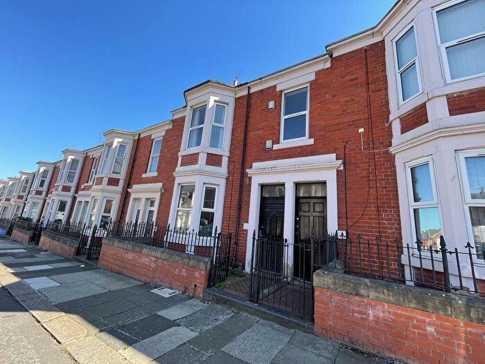 3 Bedroom Flat To Rent In Wingrove Avenue, Fenham, Newcastle Upon Tyne, NE4