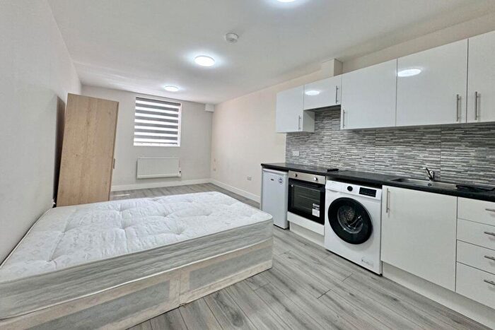 Studio To Rent In Slough High Street, SL1