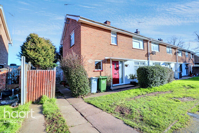 3 Bedroom Terraced House For Sale In Oak Avenue, Farndon, NG24