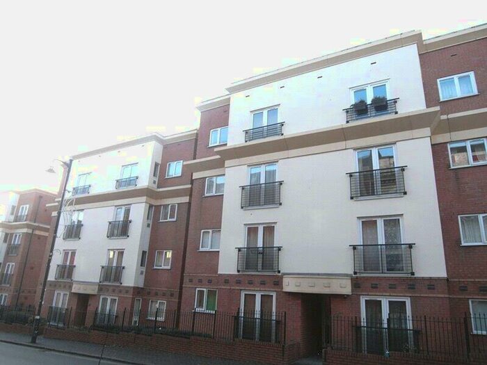 2 Bedroom Flat To Rent In Sterling Court, Newhall Hill, Birmingham, West Midlands, B1