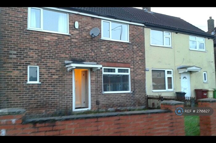 3 Bedroom Semi-Detached House To Rent In Deepdale Road, Bolton, BL2
