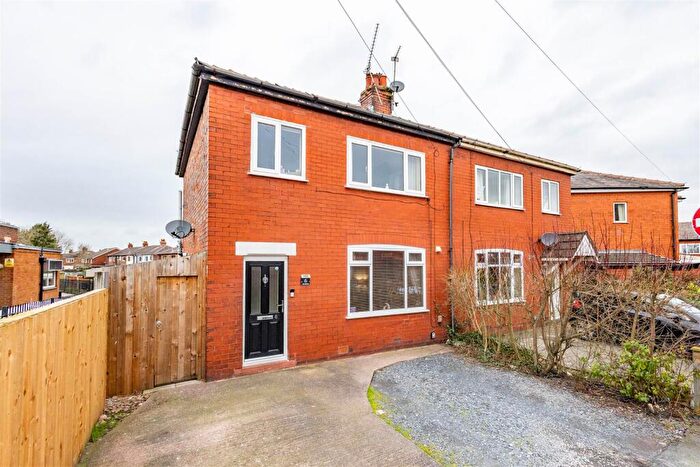 3 Bedroom Semi Detached House For Sale In Rose Street, Farington, Leyland, PR25