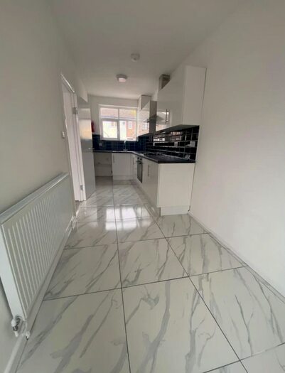 3 Bedroom Terraced House To Rent In Bushway, Dagenham, RM8