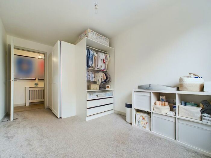 2 Bedroom Flat To Rent In Lapwing Road, PA4