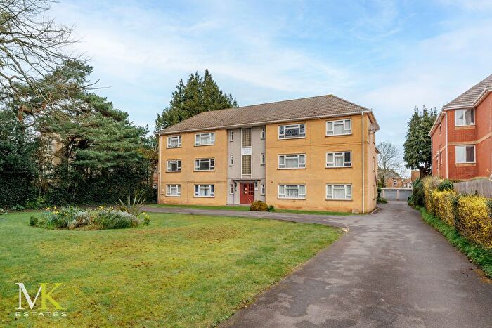1 Bedroom Flat For Sale In Richmond Park Road, Bournemouth, BH8