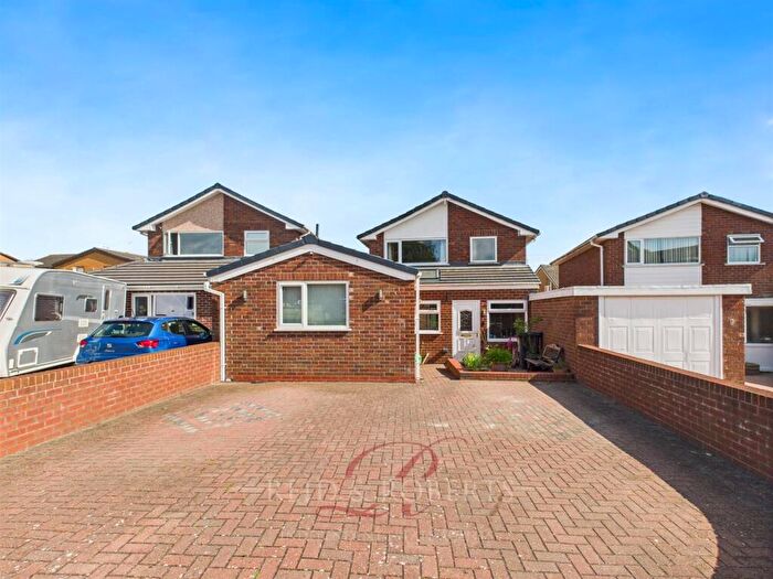 3 Bedroom Detached House For Sale In Lexham Green Close, Buckley, CH7