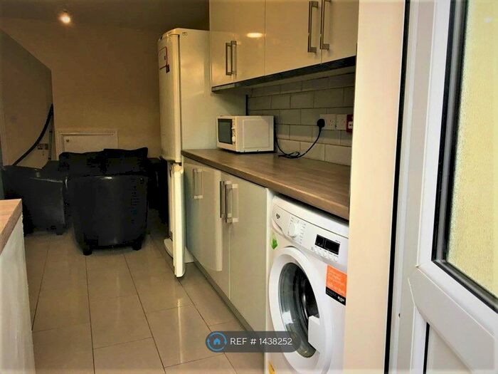 5 Bedroom Detached House To Rent In Hartlepool Road, Coventry, CV1