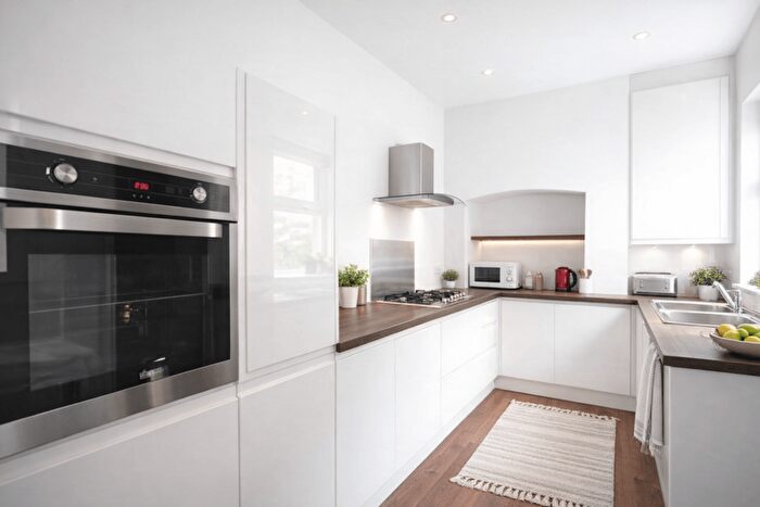 4 Bedroom Terraced House To Rent In Ridding Terrace, City Centre, Nottingham, NG3