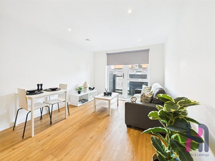 2 Bedroom Flat To Rent In The Plaza, Advent Way, Ancoats, Manchester, M4