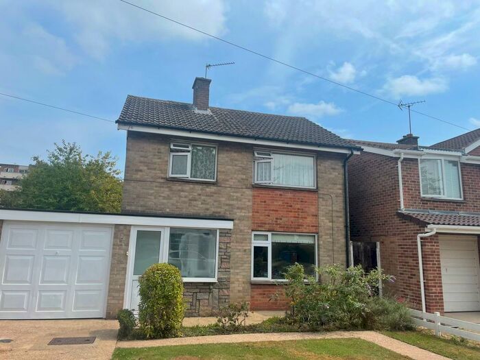 3 Bedroom Detached House To Rent In Carsington Crescent, Allestree, Derby, DE22
