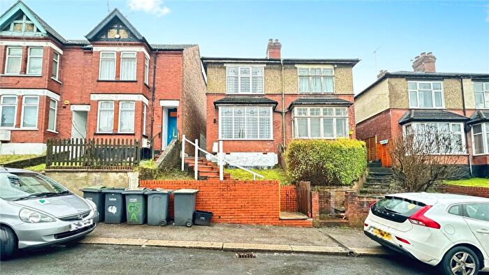 3 Bedroom House To Rent In Russell Rise, Luton, Bedfordshire, LU1