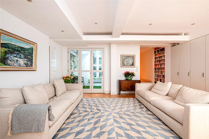 3 Bedroom Flat For Sale In Sussex Gardens, London, W2