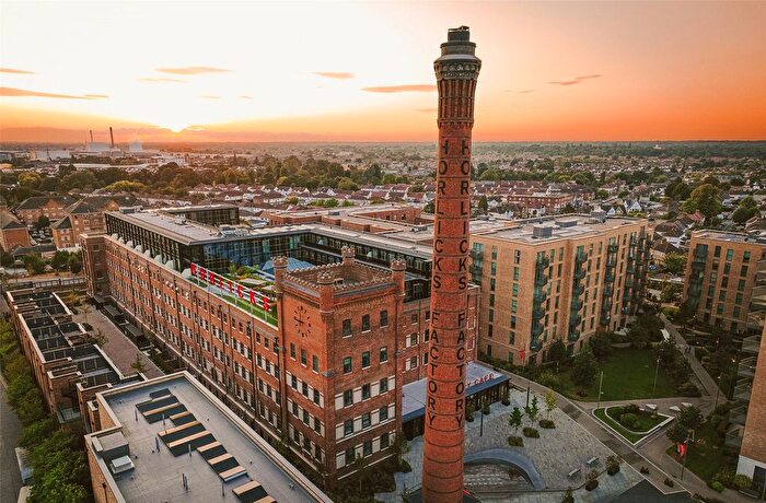 1 Bedroom Flat For Sale In Engineering Mews, Clock Tower House, Heritage Walk, Slough, SL1