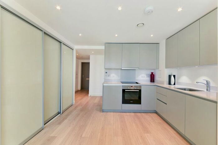 Studio To Rent In Pinnacle Apartments, Saffron Central Square, Croydon, London, CR0