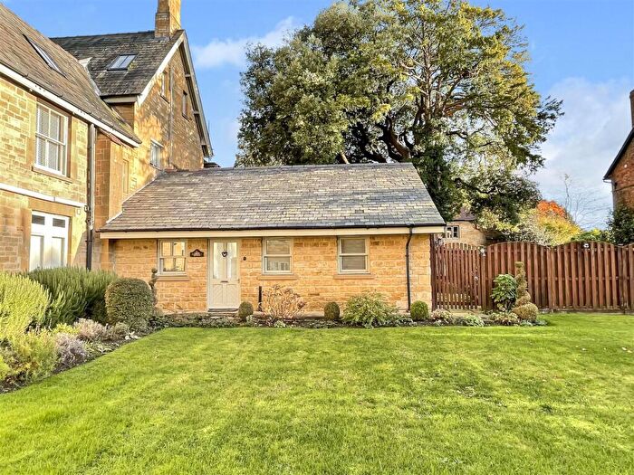 2 Bedroom Semi-Detached Bungalow For Sale In High Street, Mickleton, GL55