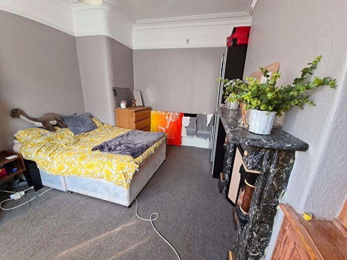 6 Bedroom House To Rent In Ridgeway Terrace, Leeds, LS6