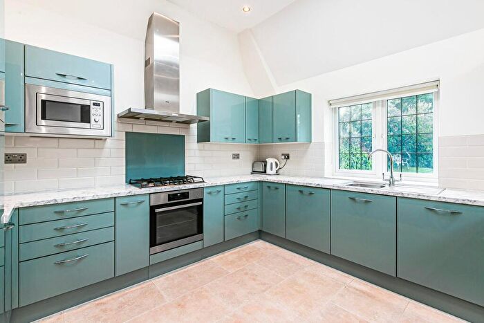 5 Bedroom Detached House For Sale In Billy Lows Lane, Potters Bar, EN6