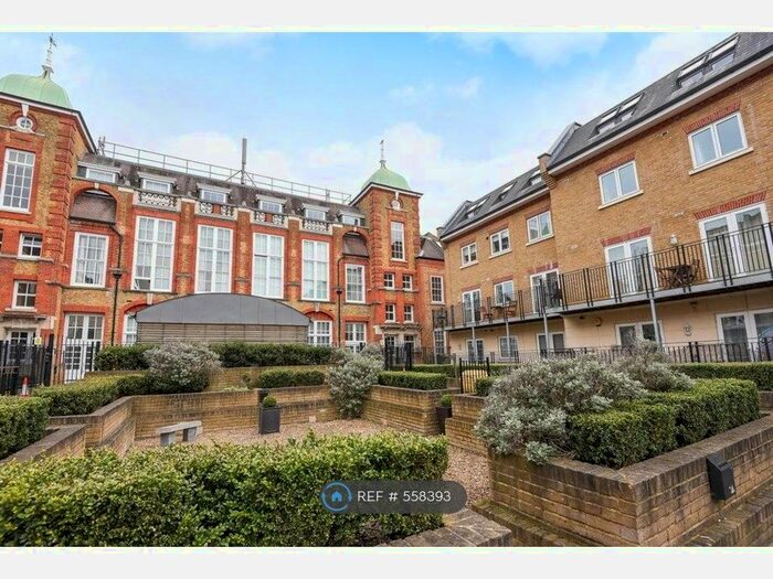2 Bedroom Flat To Rent In Garratt Lane, London, SW18