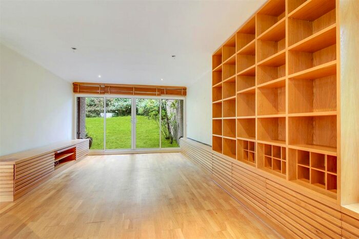 2 Bedroom Flat For Sale In Oak Hill Park, Hampstead, London, NW3