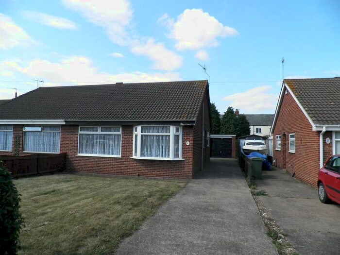 2 Bedroom Semi-Detached Bungalow To Rent In Beaconsfield, Withernsea, HU19
