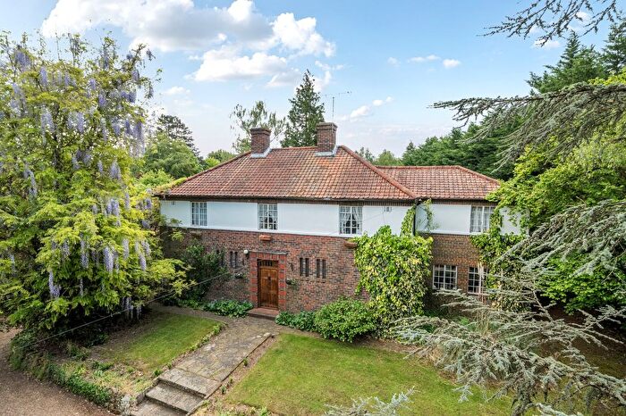 5 Bedroom Detached House For Sale In Lower Road, Leatherhead, KT22
