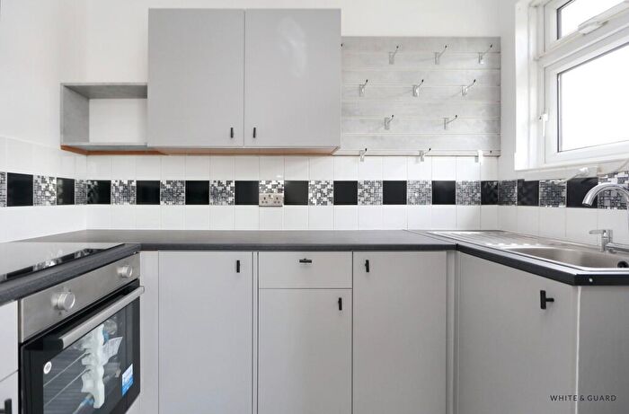 2 Bedroom Apartment To Rent In Bishops Waltham, Southampton, SO32